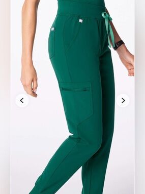 FIGS Zamora Jogger Hunter Green